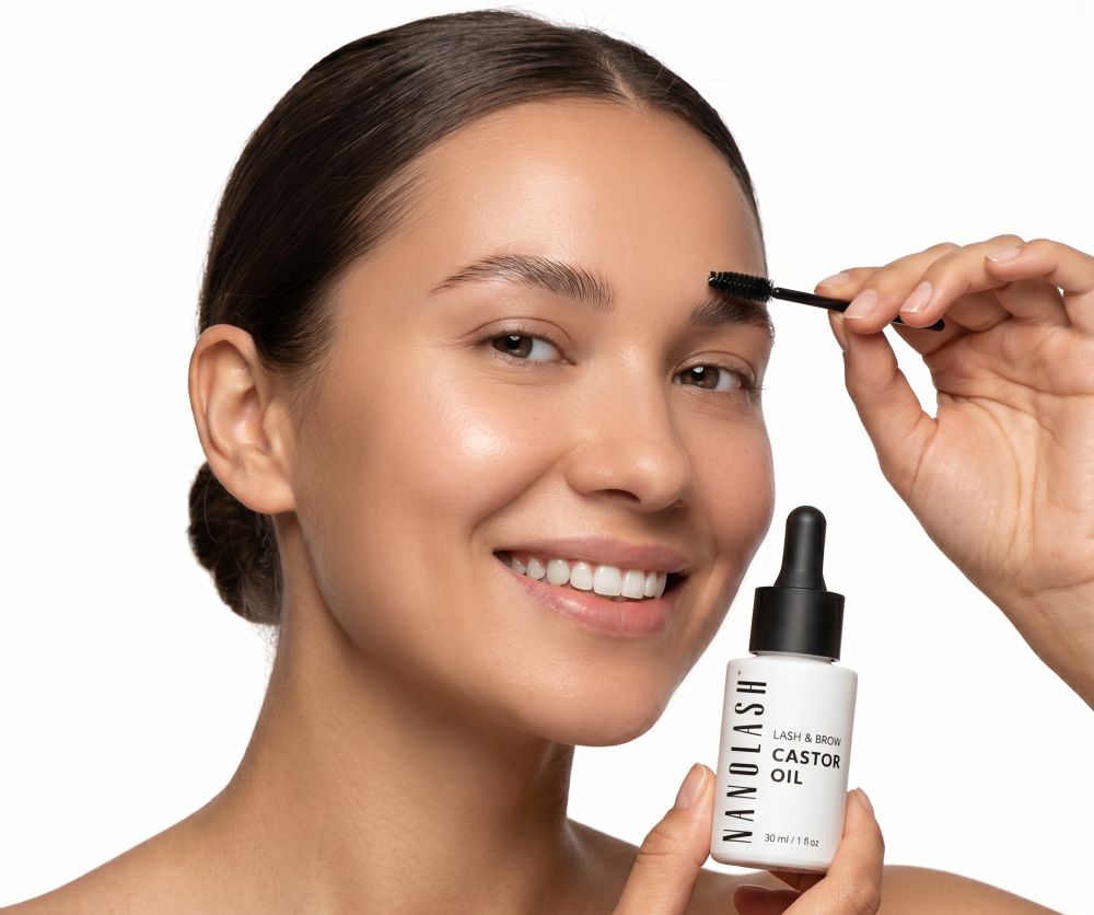 nanolash castor oil on eyelashes